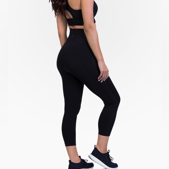 BELLY BANDIT MOTHER TUCKER COMPRESSION CAPRI LEGGINGS BLACK SIZE XL NWT - Picture 1 of 10